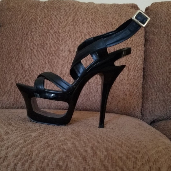 Jessica Simpson heels - Picture 3 of 4